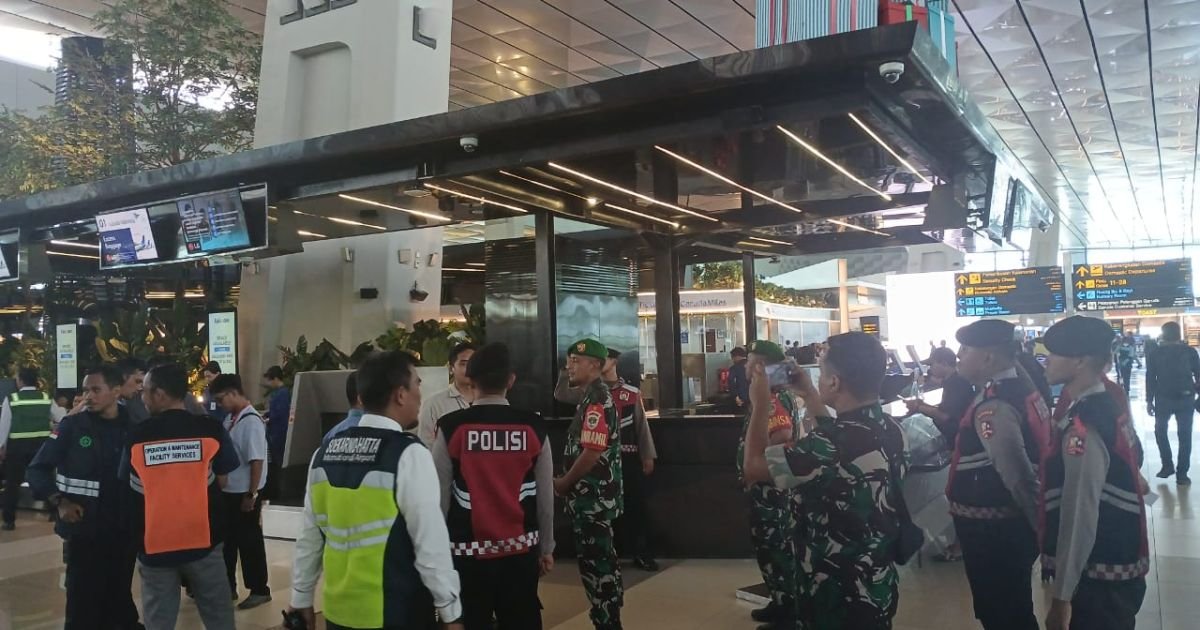 Jamin Keamanan Jelang Natal, Kodim 0506/Tgr Intensifkan Patroli Jalan Kaki di Terminal Bandara Soetta