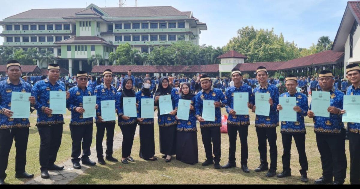 32 Orang Pegawai di Kecamatan Rajeg dilantik dan di Ambil Sumpah dengan Perjanjian Kerja Paruh Waktu