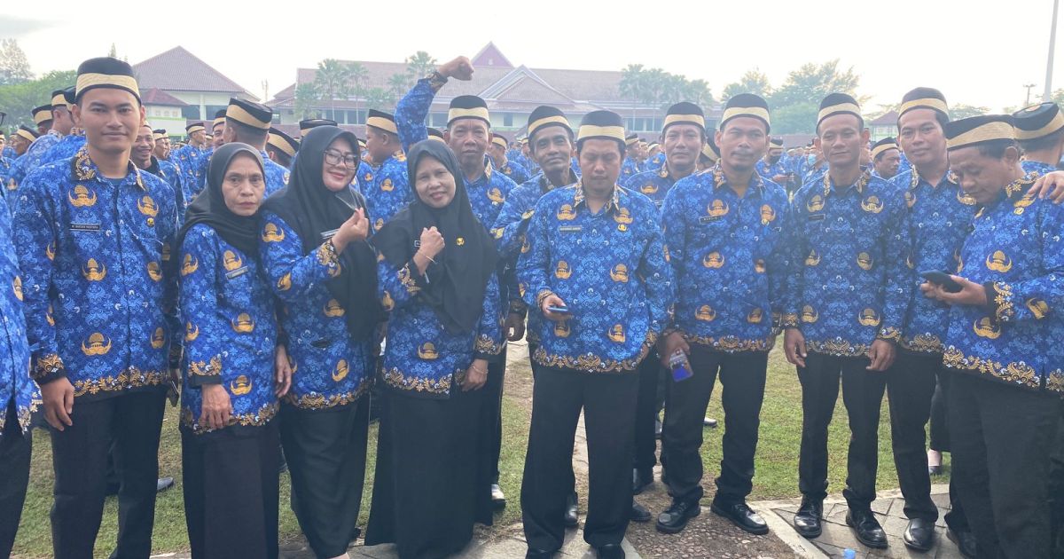 Pegawai Kelurahan Sukatani Kecamatan Rajeg Resmi di Lantik PPPK Paruh Waktu sebanyak 12 Orang
